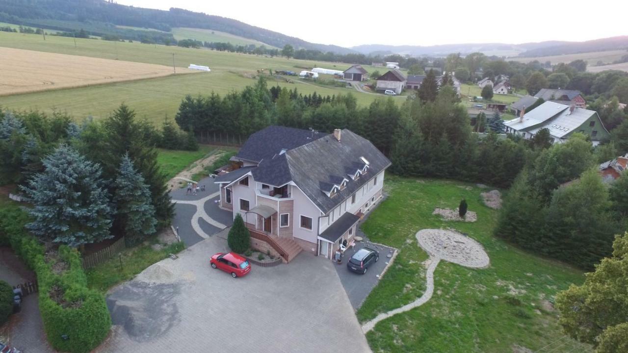 U Novych Pratel Hotel Lichkov Luaran gambar